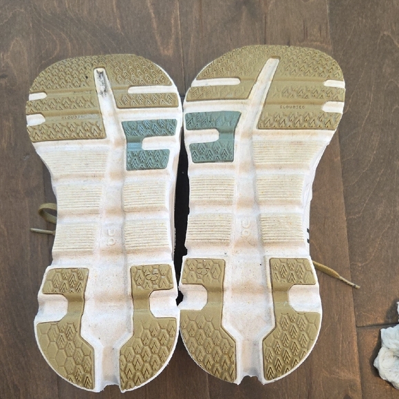 On Running Cloudrunner Sneakers in White, Mint and Tan - Picture 5 of 5